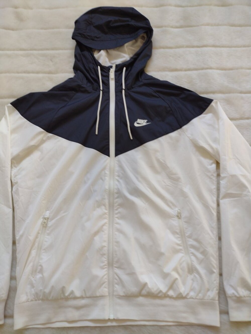 Nike Men's Windbreaker Jacket Medium White Black Mesh Lined Full Zip - Picture 2 of 7